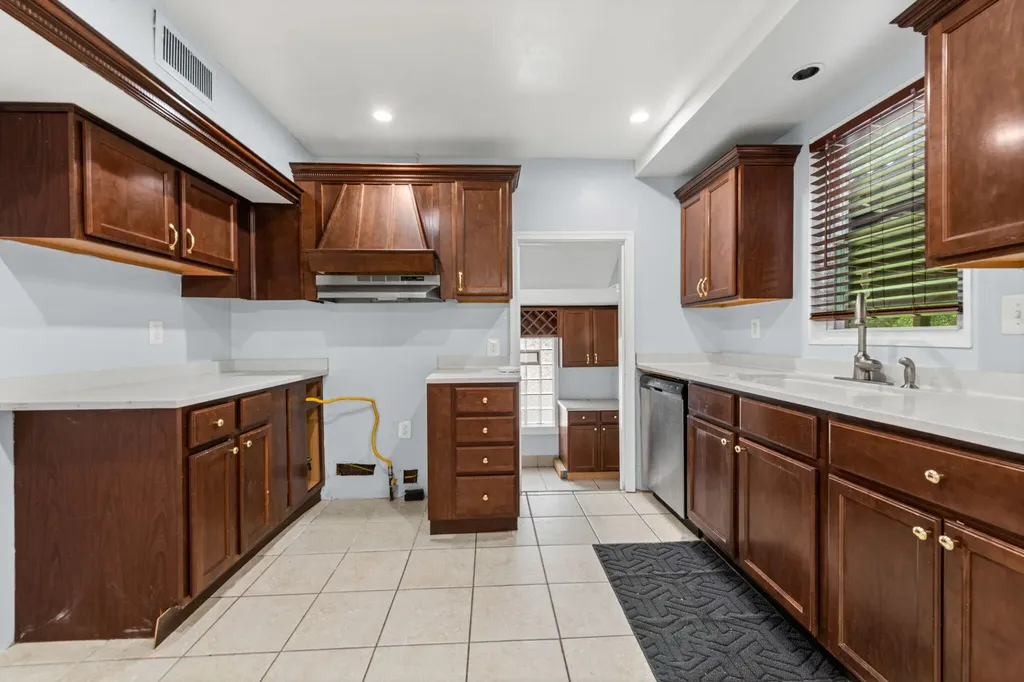 6953 Mayburn Street Dearborn Heights City MI 48127