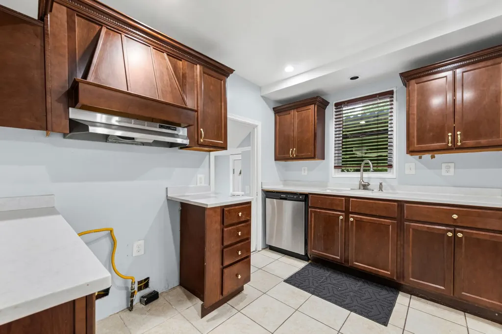 6953 Mayburn Street Dearborn Heights City MI 48127