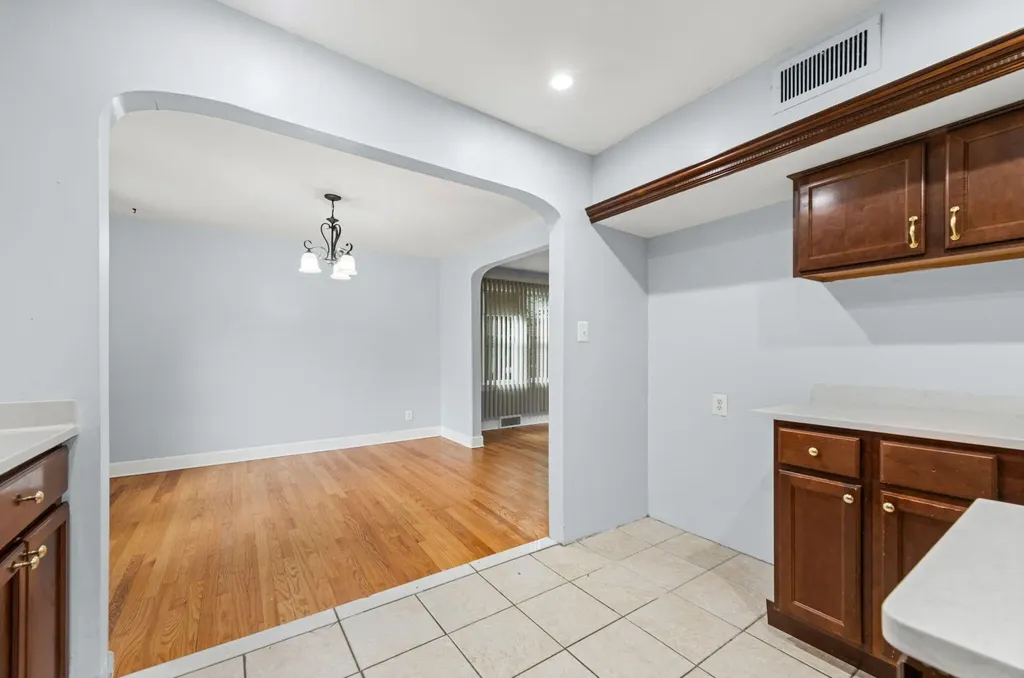6953 Mayburn Street Dearborn Heights City MI 48127