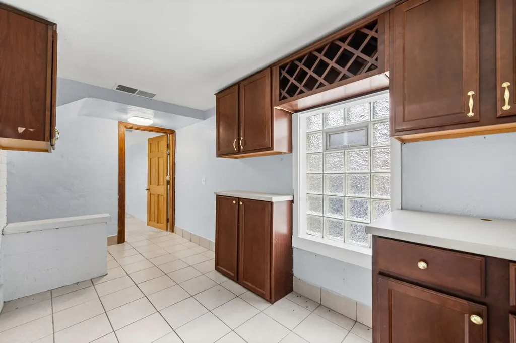 6953 Mayburn Street Dearborn Heights City MI 48127