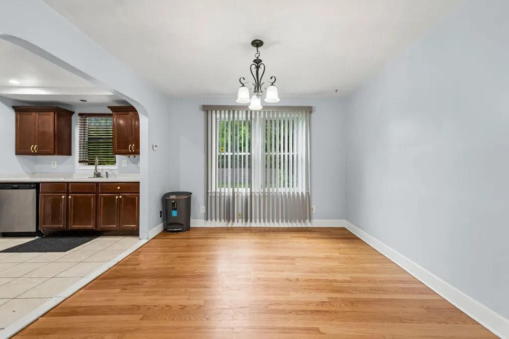 6953 Mayburn Street Dearborn Heights City MI 48127