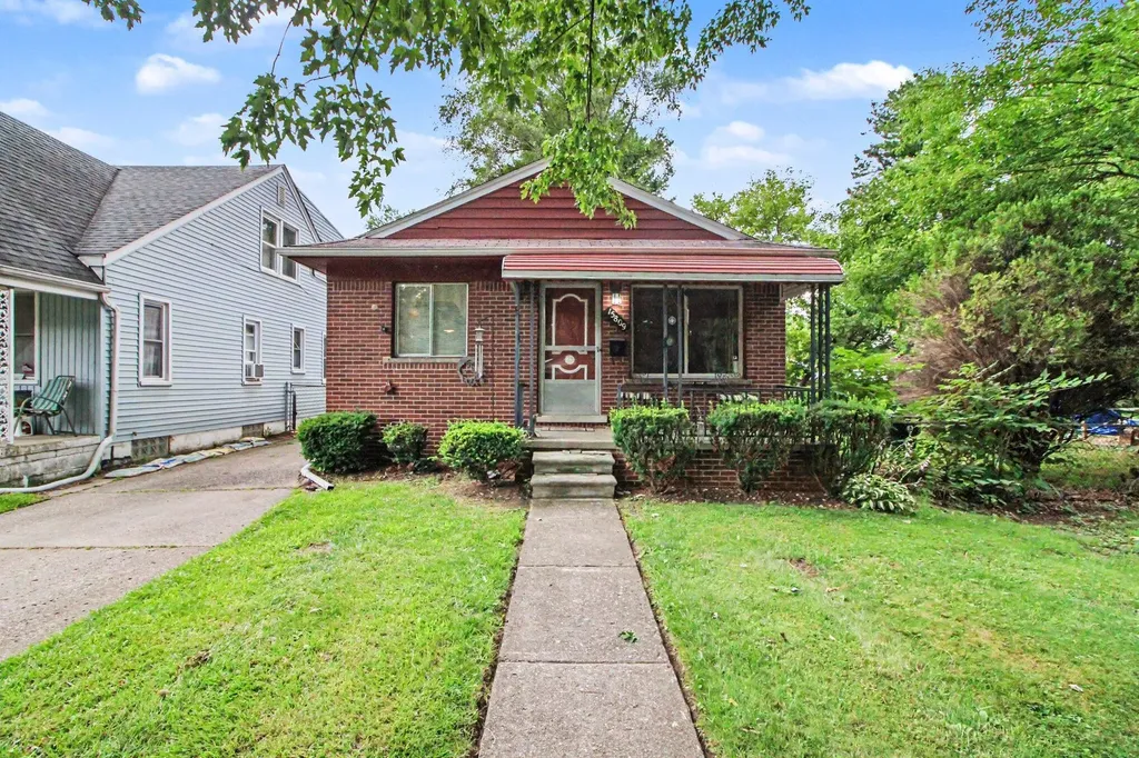 15809 Woodworth Redford Charter Township MI 48239