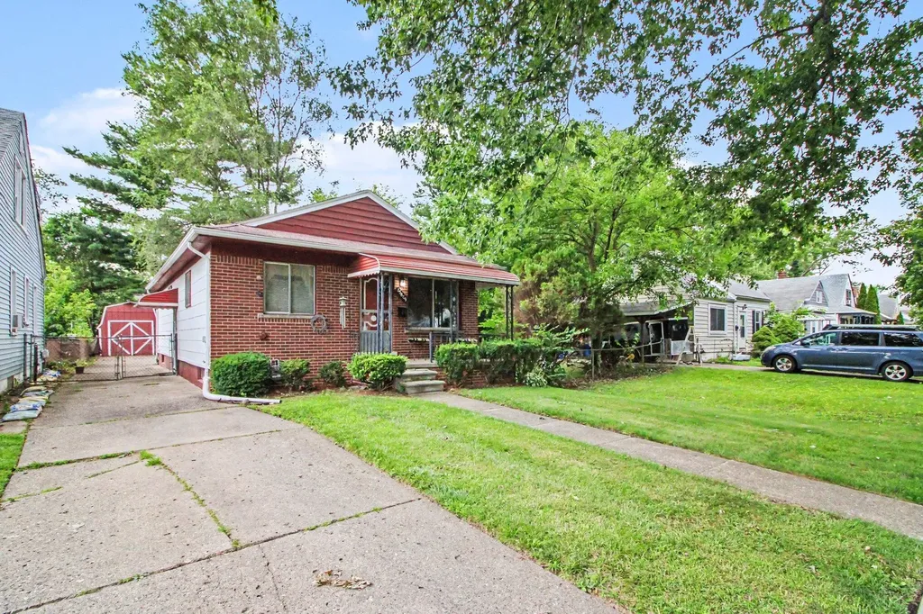 15809 Woodworth Redford Charter Township MI 48239
