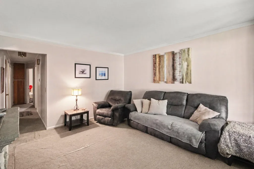 15809 Woodworth Redford Charter Township MI 48239