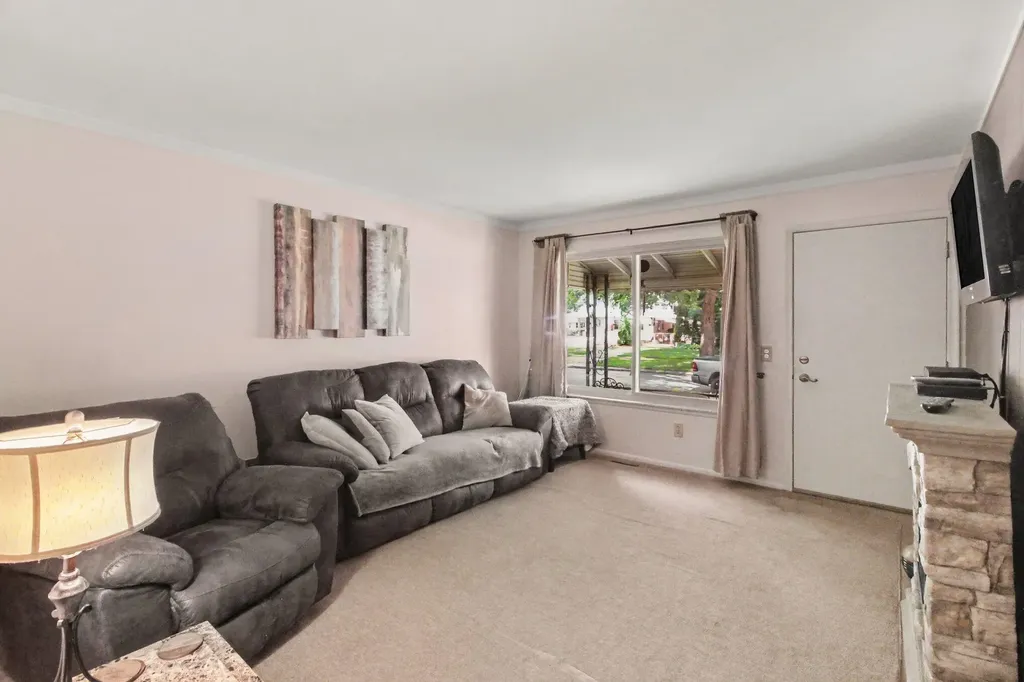 15809 Woodworth Redford Charter Township MI 48239