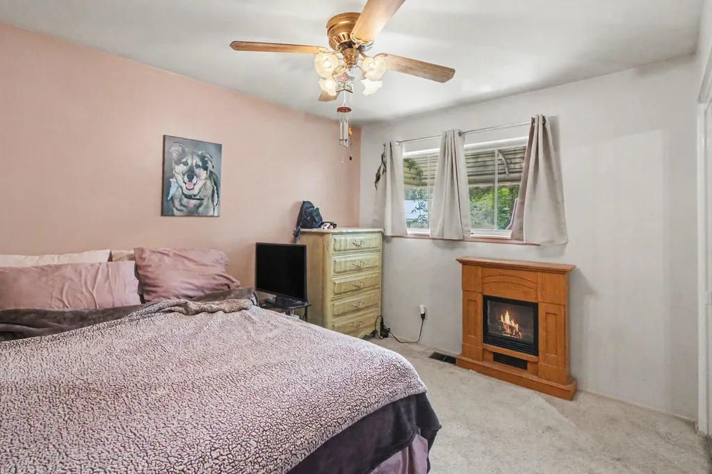 15809 Woodworth Redford Charter Township MI 48239