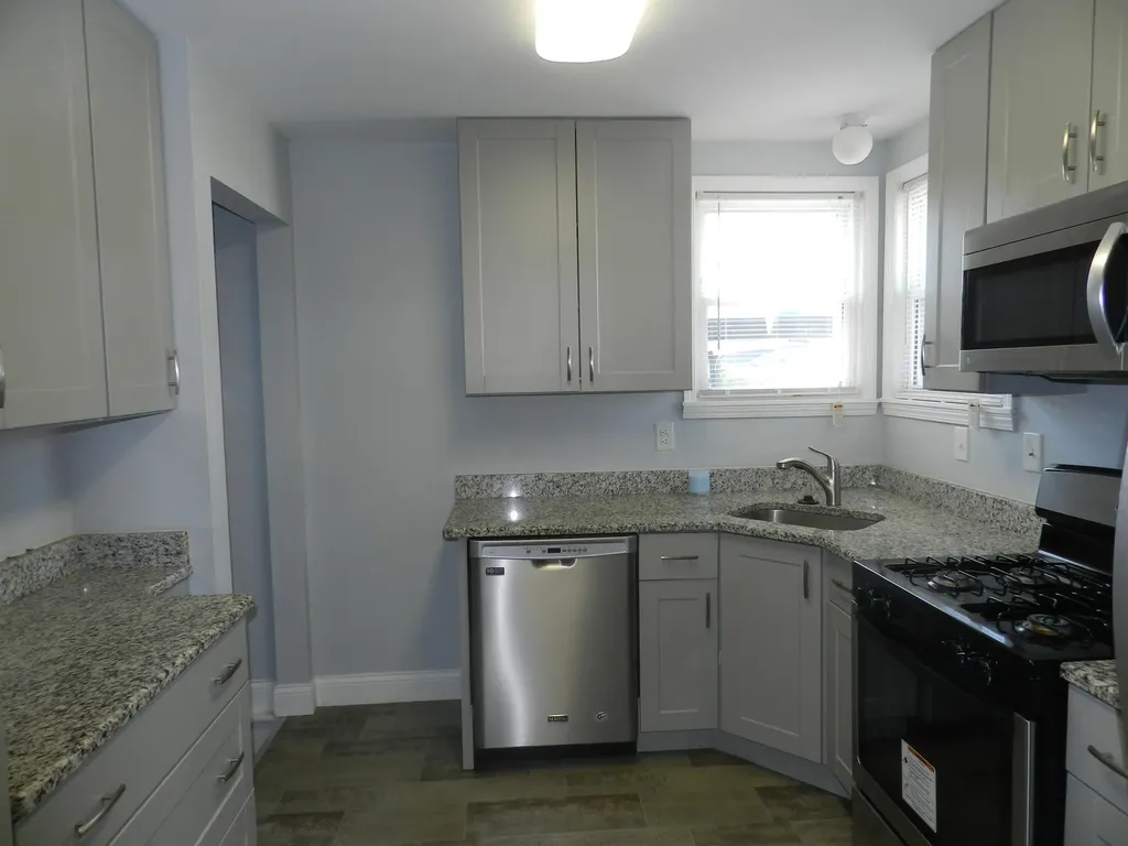 4318 Adams Circle Wayne City MI 48184