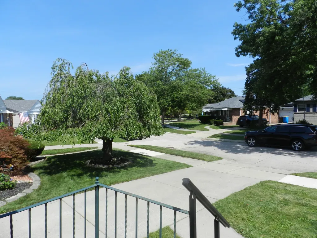4318 Adams Circle Wayne City MI 48184