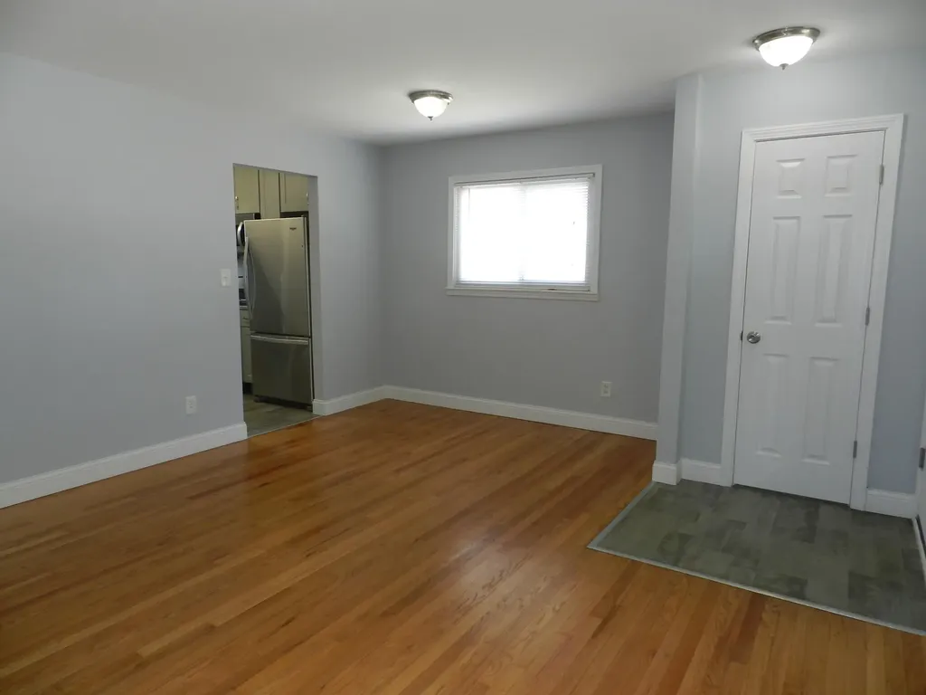 4318 Adams Circle Wayne City MI 48184