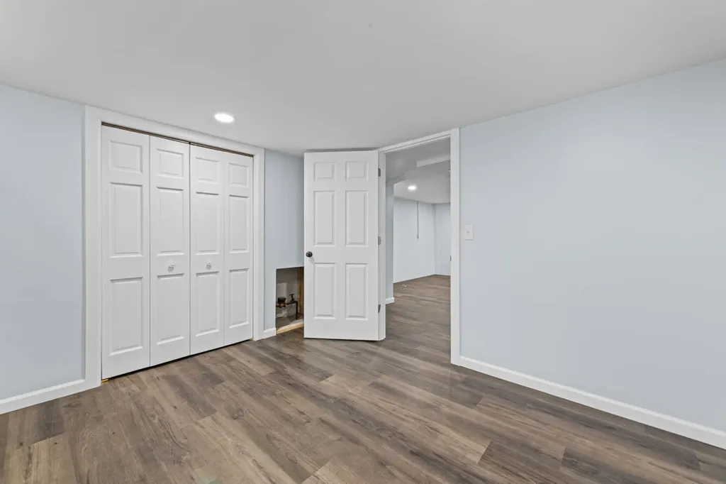 8417 Colonial Street Dearborn Heights City MI 48127