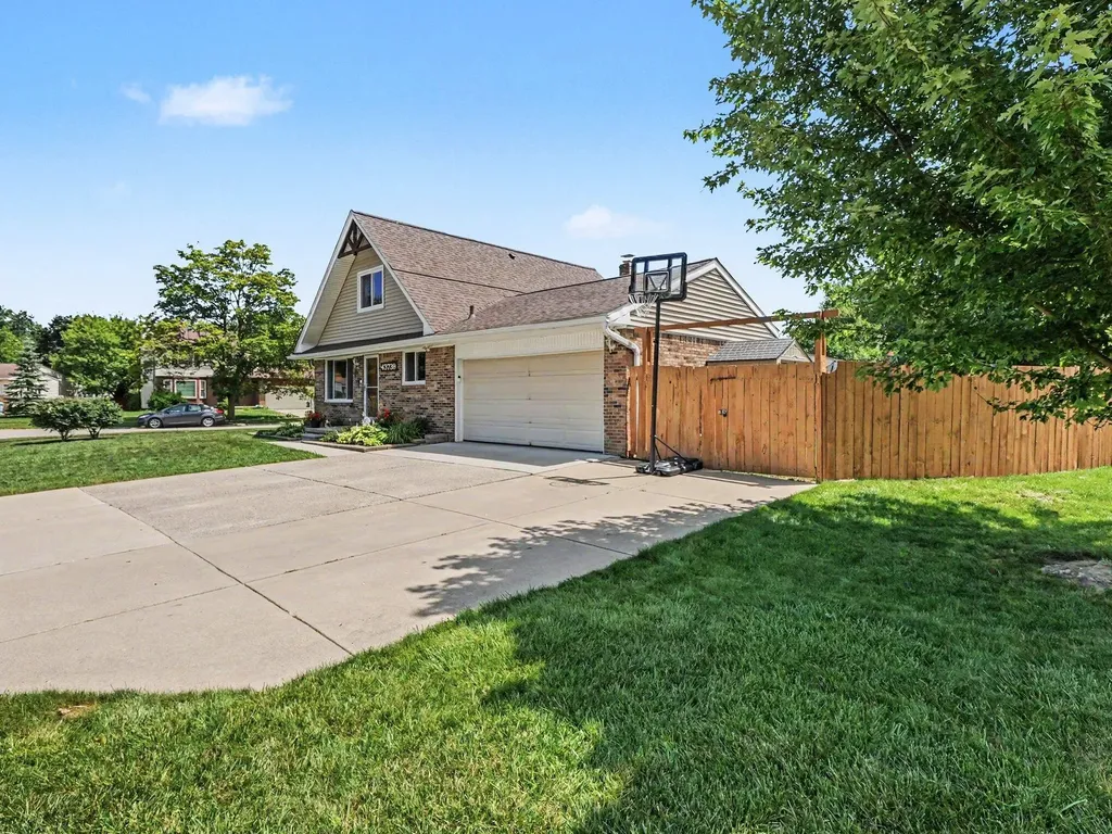 43739 Verdun Court Canton Charter Township MI 48188