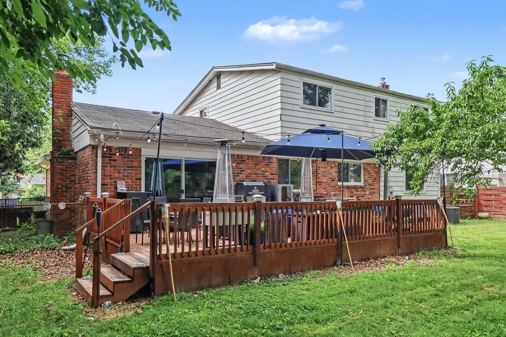 16360 E Rutherland Street E Southfield City MI 48076