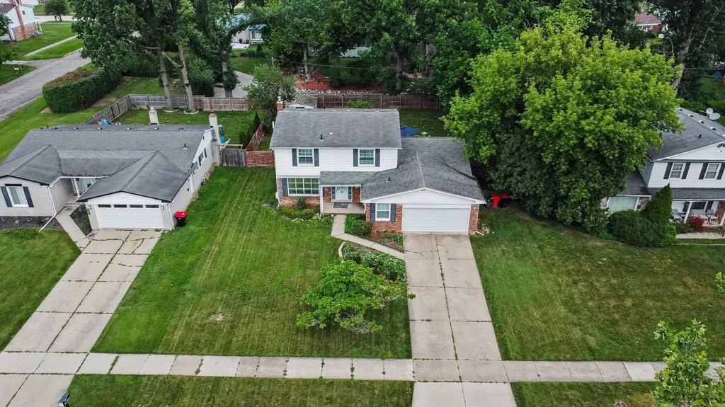 16360 E Rutherland Street E Southfield City MI 48076
