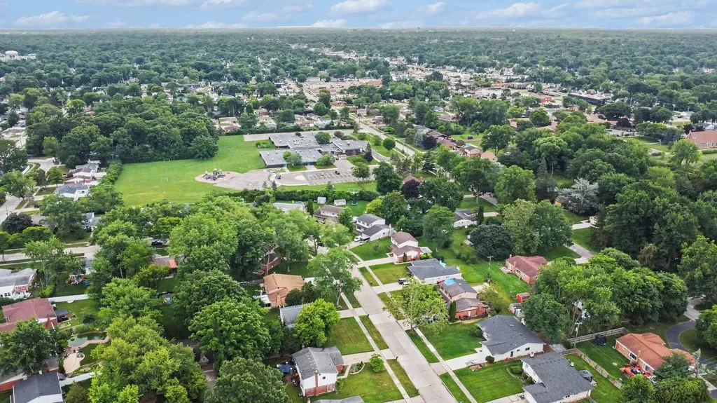 16360 E Rutherland Street E Southfield City MI 48076