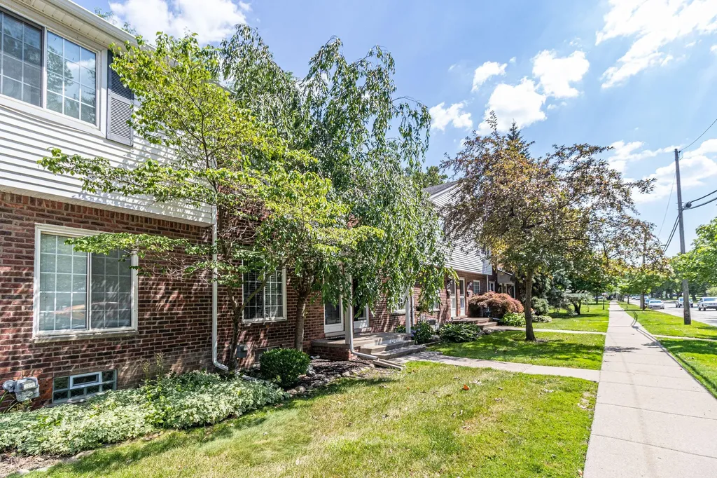 22960 Marter Road St. Clair Shores City MI 48080