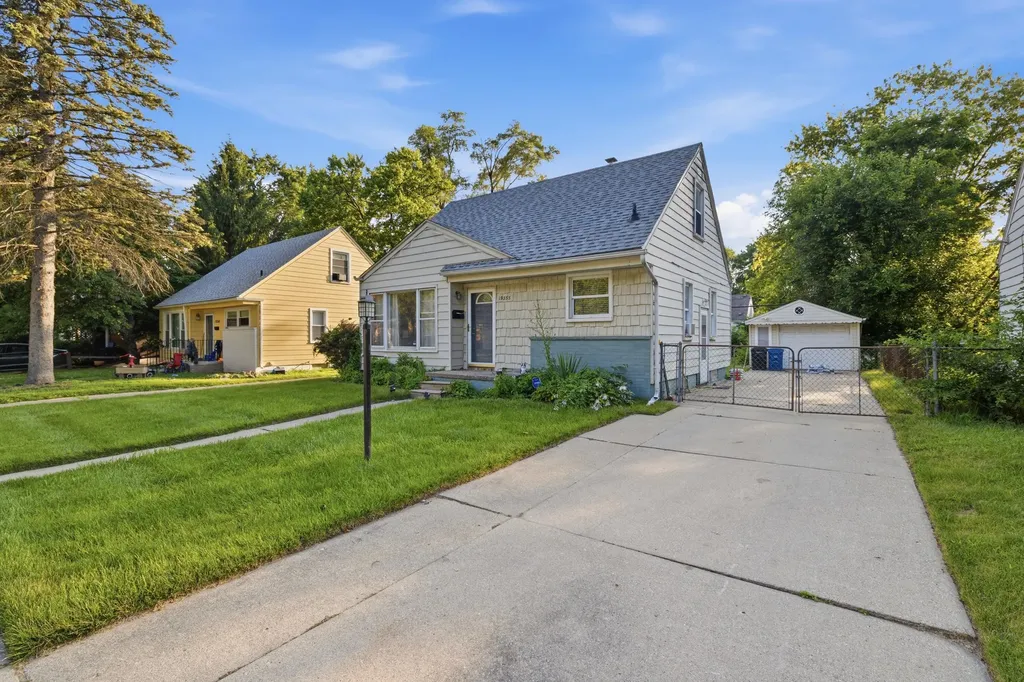 19353 Denby Street Redford Charter Township MI 48240