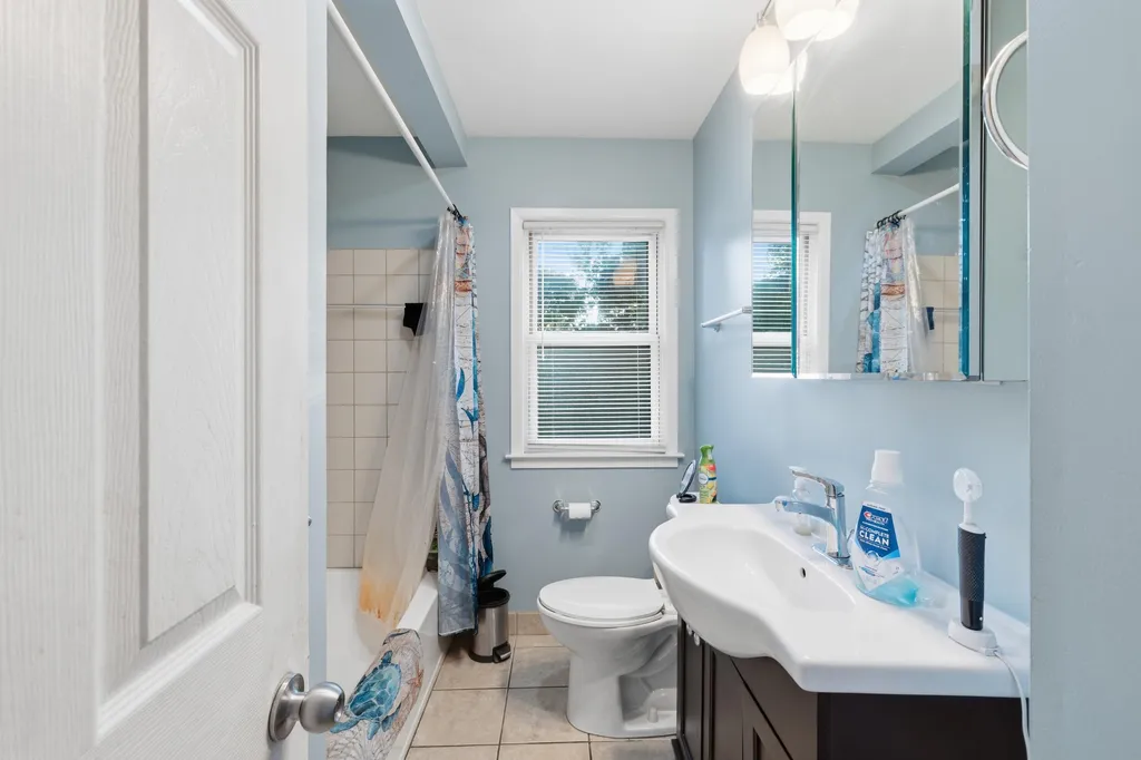 19353 Denby Street Redford Charter Township MI 48240