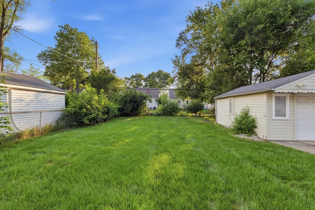 19353 Denby Street Redford Charter Township MI 48240