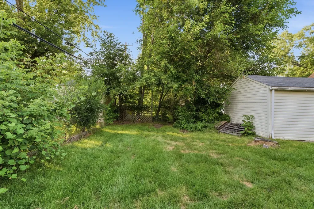 19353 Denby Street Redford Charter Township MI 48240