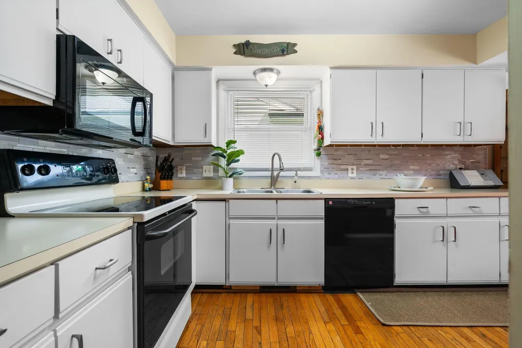 1953 Andover Drive Superior Charter Township MI 48198