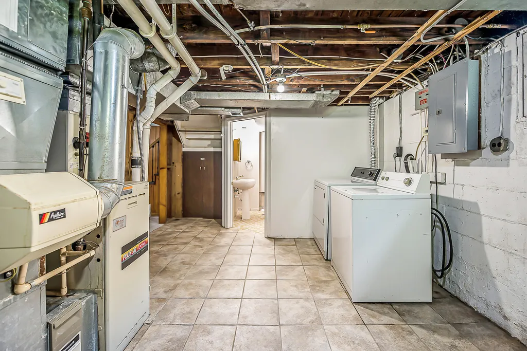 215 Buena Vista Avenue Ann Arbor City MI 48103