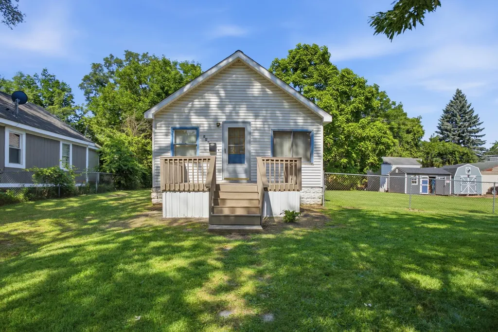 543 Emerson Avenue Pontiac City MI 48342