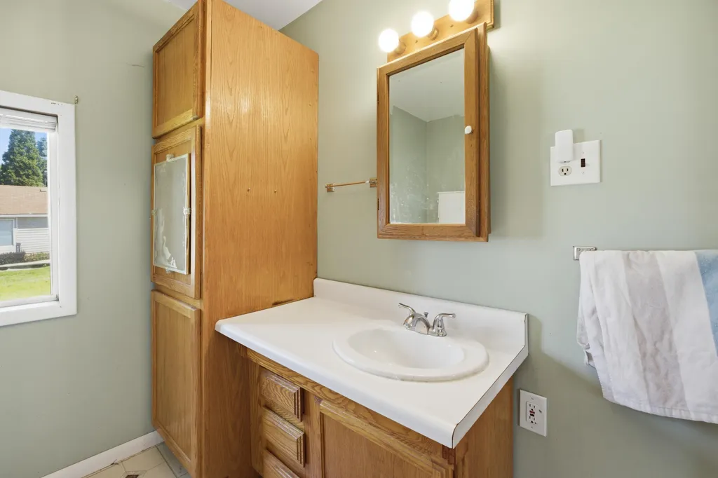543 Emerson Avenue Pontiac City MI 48342