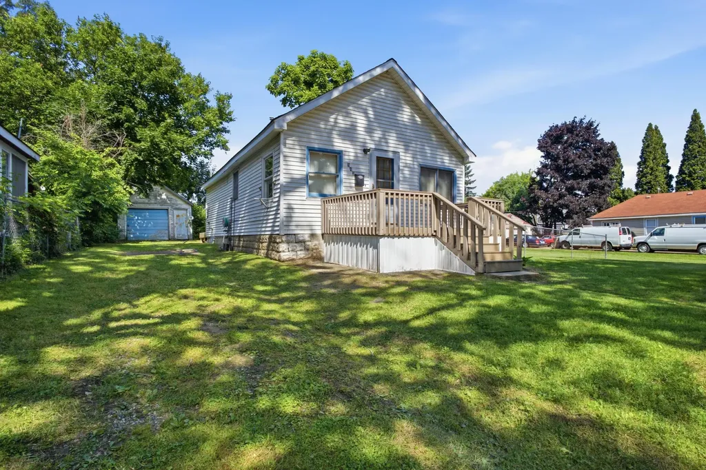 543 Emerson Avenue Pontiac City MI 48342