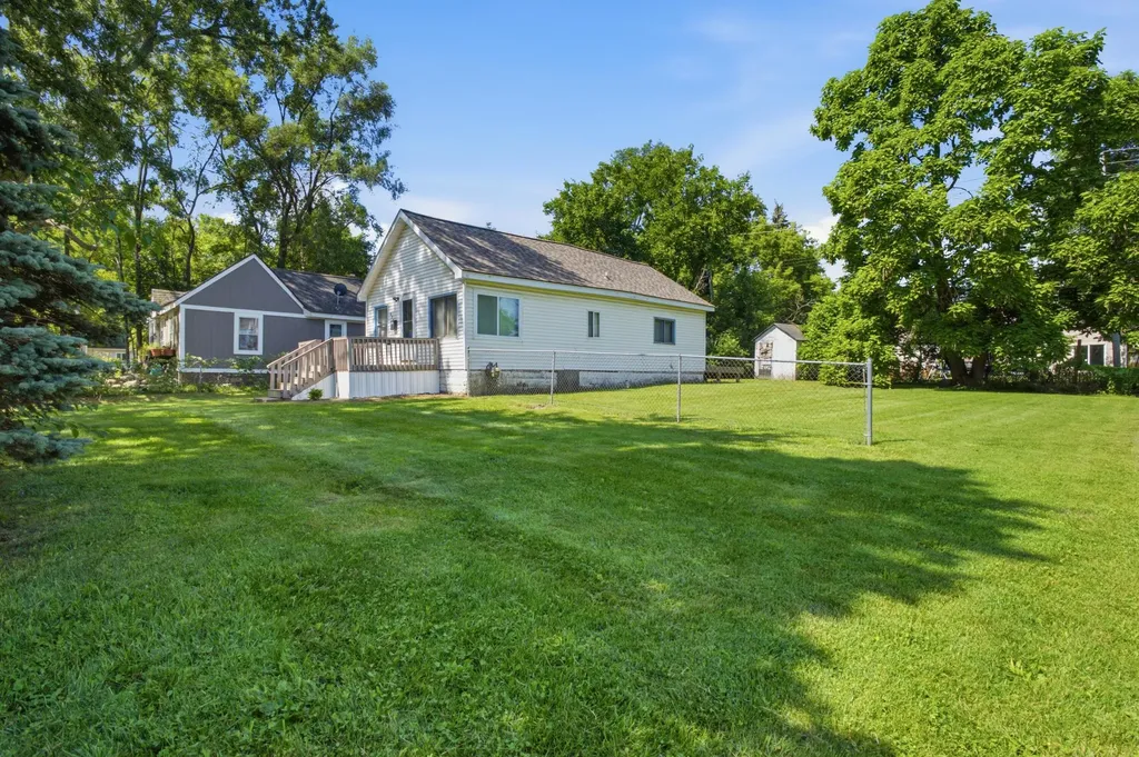 543 Emerson Avenue Pontiac City MI 48342