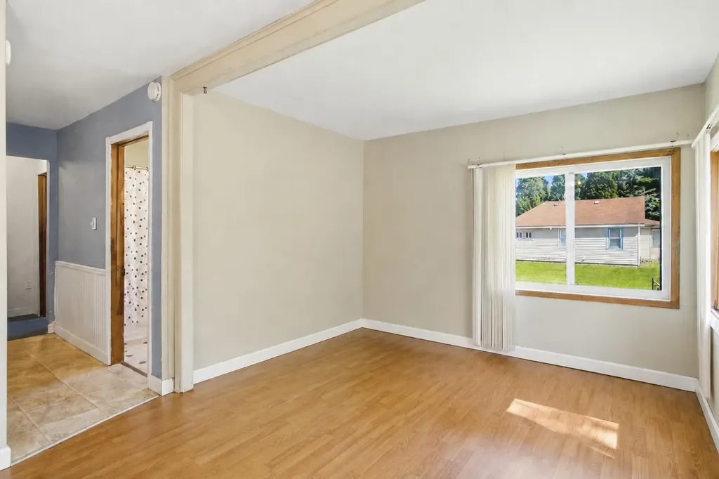 543 Emerson Avenue Pontiac City MI 48342
