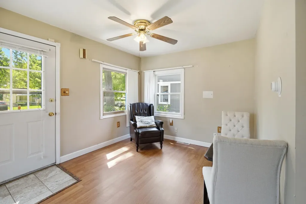 543 Emerson Avenue Pontiac City MI 48342