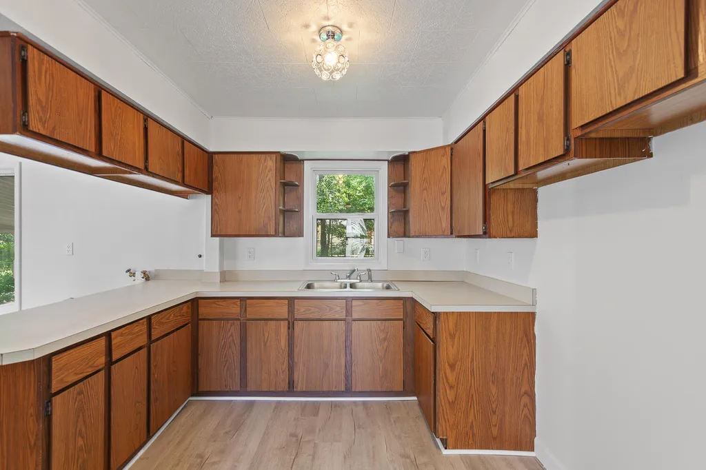 1055 Loren Road Adrian Township MI 49221