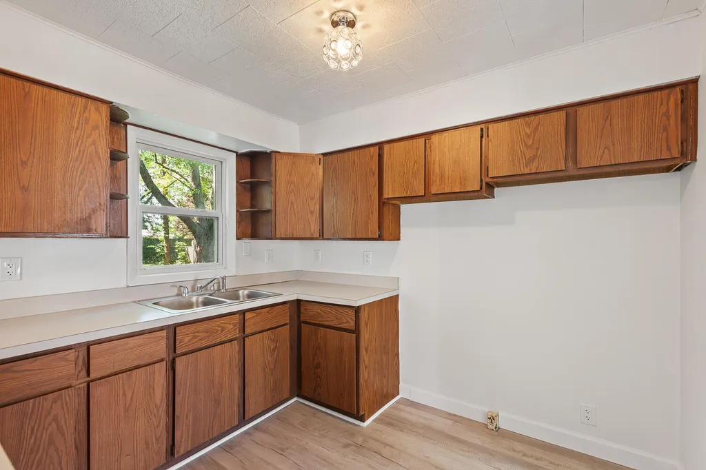1055 Loren Road Adrian Township MI 49221