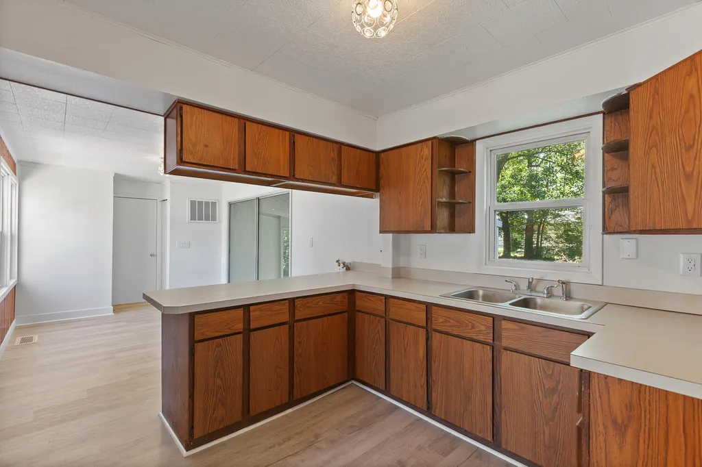 1055 Loren Road Adrian Township MI 49221