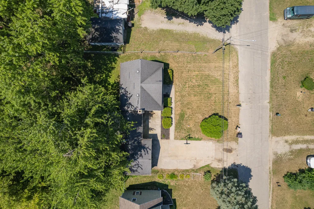 1055 Loren Road Adrian Township MI 49221