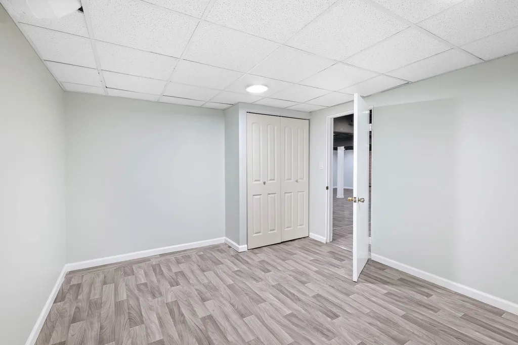21135 La Salle Boulevard Warren City MI 48089