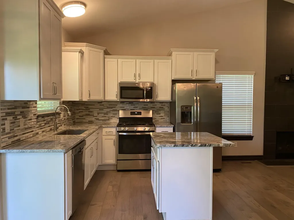 9915 Wayne Road Livonia City MI 48150