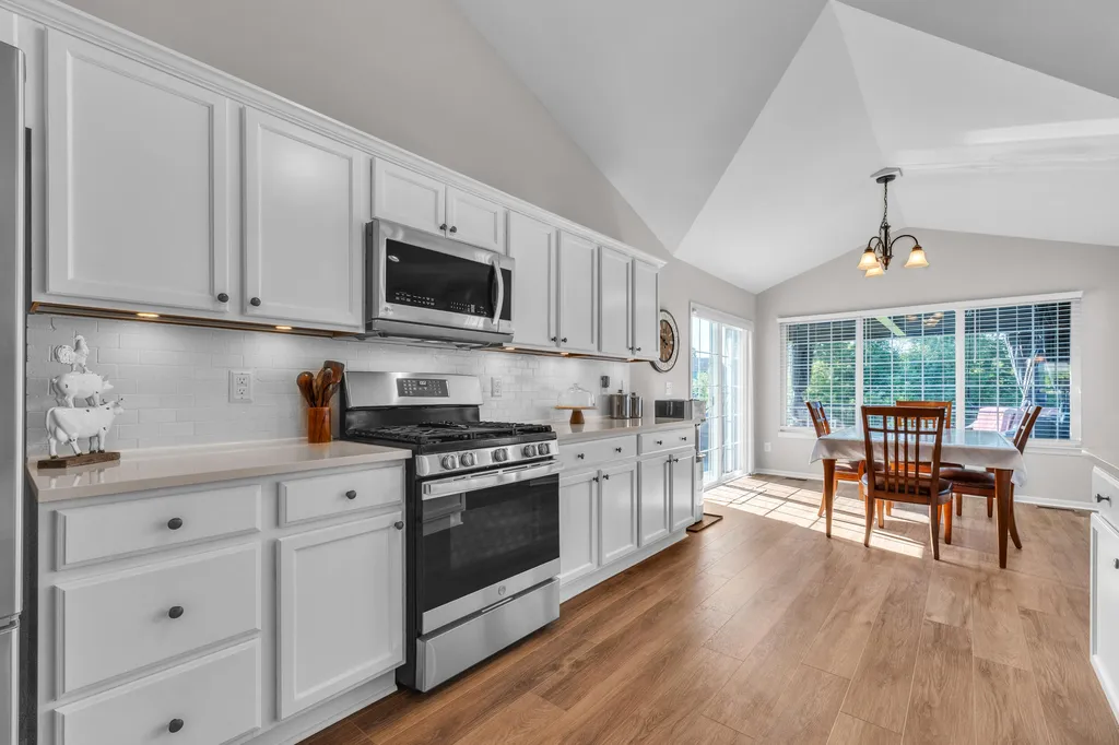 10359 Cobb Hollow Farm York Charter Township MI 48176
