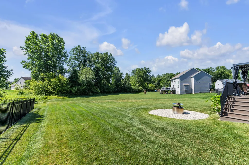 10359 Cobb Hollow Farm York Charter Township MI 48176