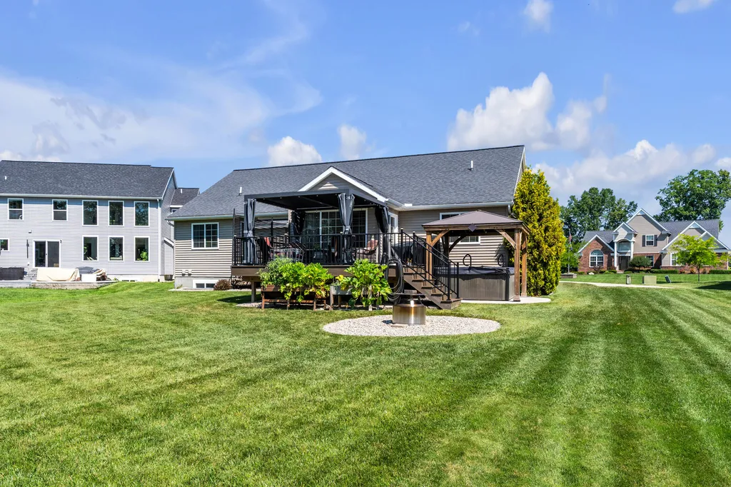 10359 Cobb Hollow Farm York Charter Township MI 48176