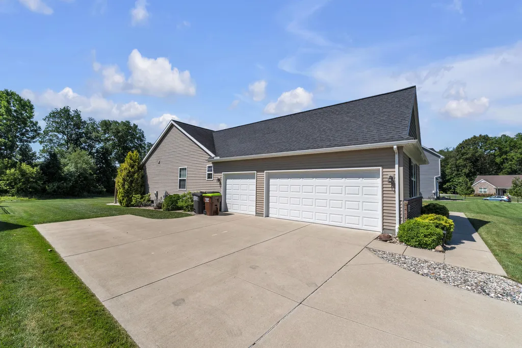 10359 Cobb Hollow Farm York Charter Township MI 48176