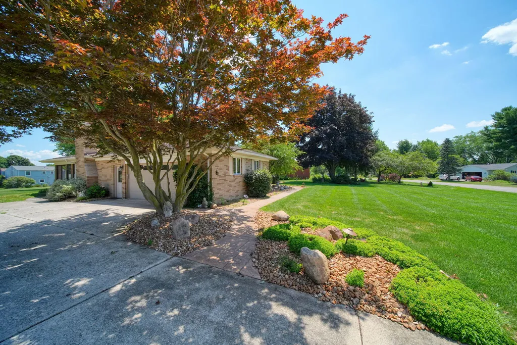 8745 Hawthorne Hills Drive Tecumseh Township MI 49286