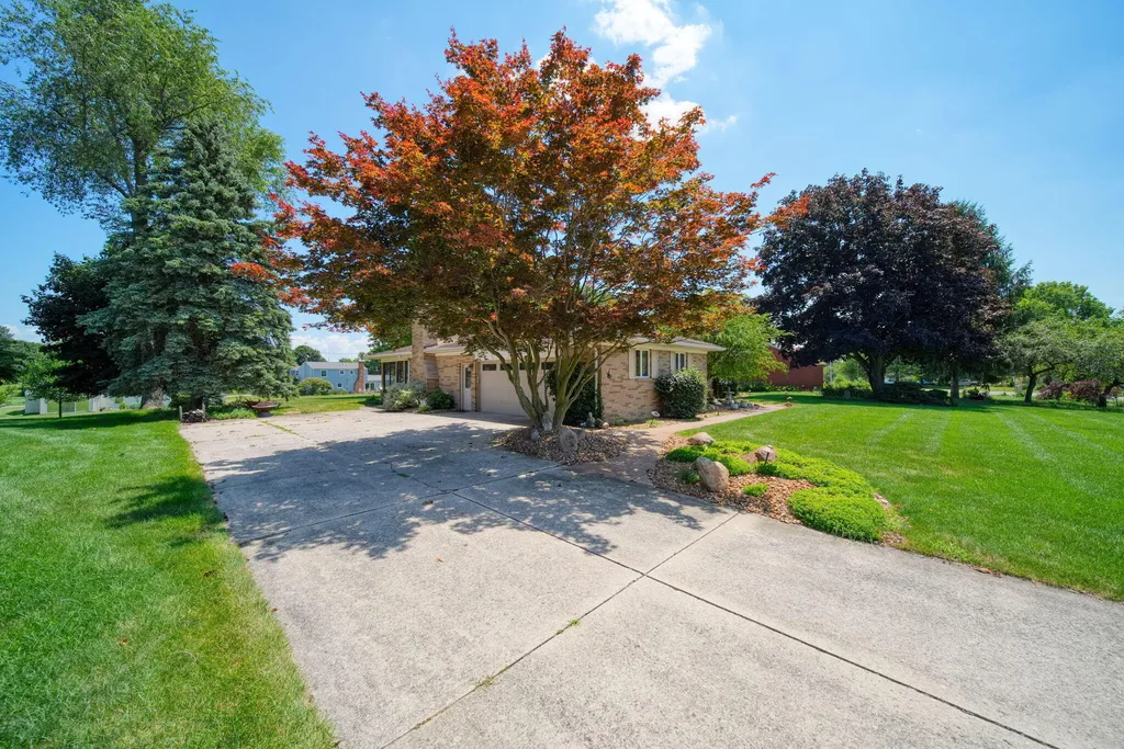 8745 Hawthorne Hills Drive Tecumseh Township MI 49286