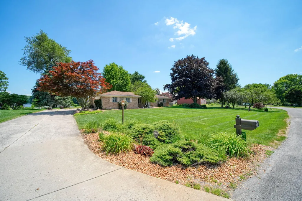 8745 Hawthorne Hills Drive Tecumseh Township MI 49286