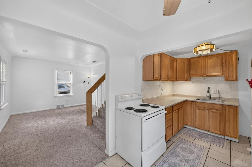 19364 Seminole Redford Charter Township MI 48240