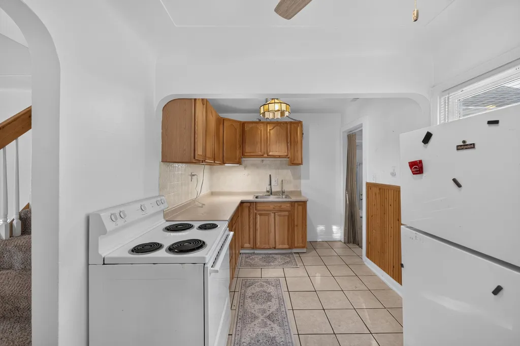 19364 Seminole Redford Charter Township MI 48240