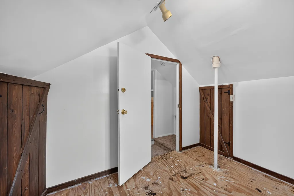 19364 Seminole Redford Charter Township MI 48240