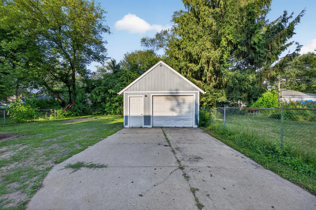 19364 Seminole Redford Charter Township MI 48240