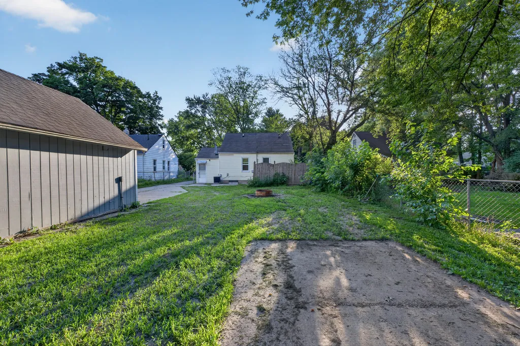 19364 Seminole Redford Charter Township MI 48240