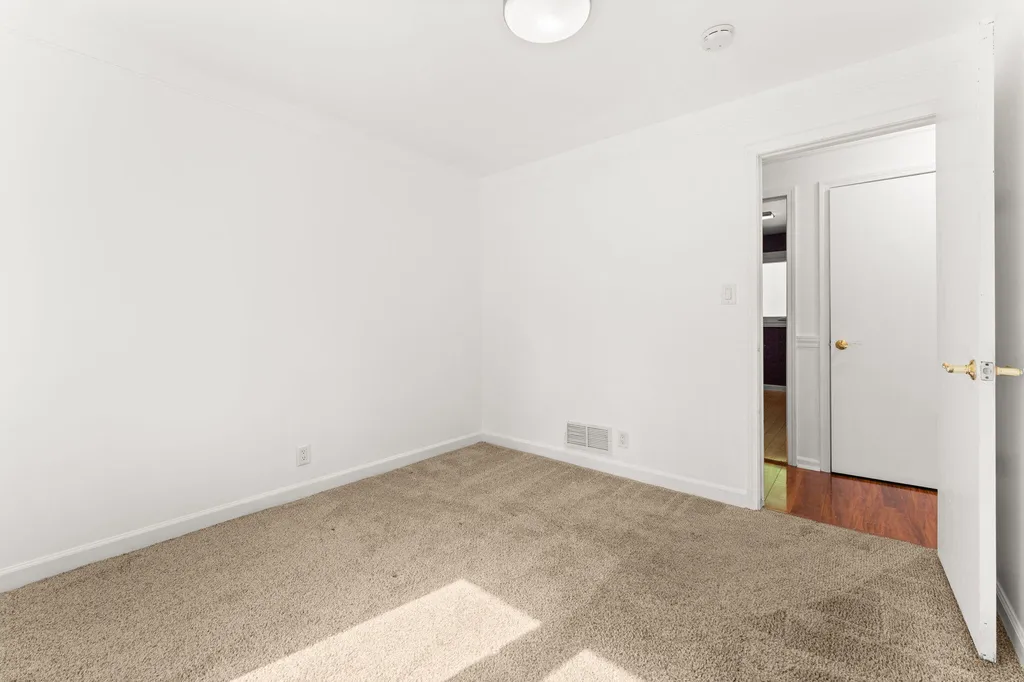 22475 Nancy Avenue Southfield City MI 48033